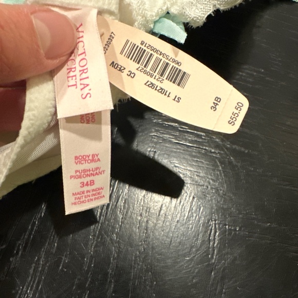 Victoria’s Secret Bra 34B - Picture 2 of 3